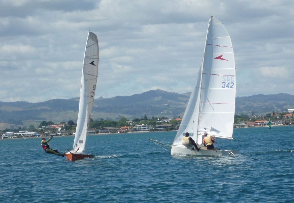 NZ33  Rob Krebs/Nick Hathaway & NZ342  Adrian France/Chris France    - 2009 Javelin Bay Nissan South Pacific’s and New Zealand Nationals © Alan Roberts
